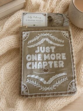 NWT Lady Delaney Just One More Chapter E-Reader Pouch